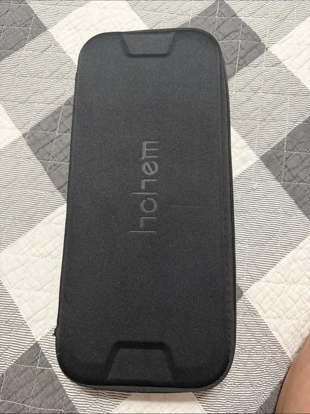 Hohem Black Handheld Smartphone Gimbal Stabilizer with Carry Case